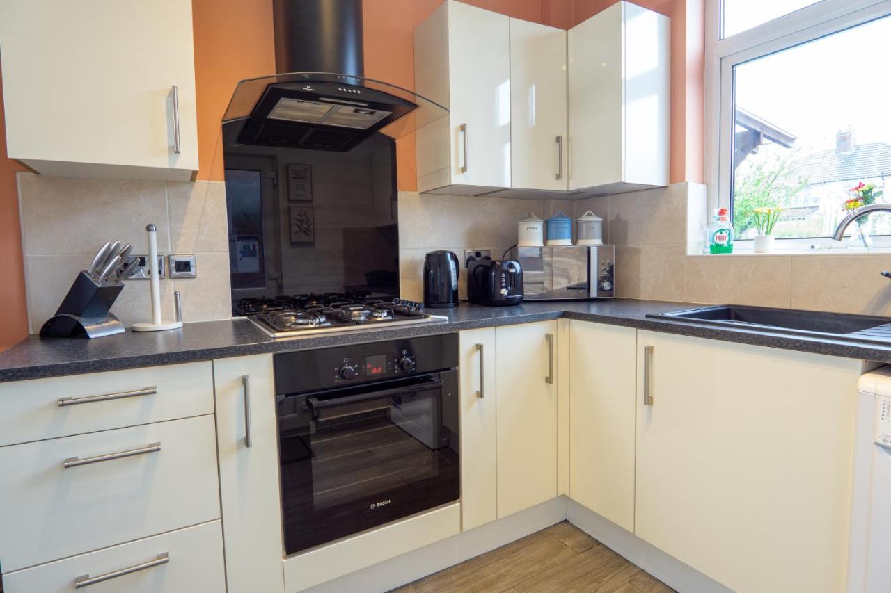 Strawberry Fields House - Air Host & Stay - 3 Bedroom Liverpool Esterno foto